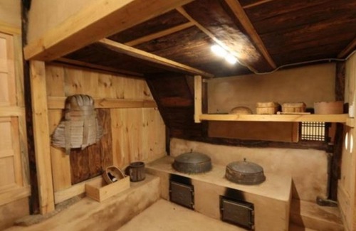 Yeongcheon House | Youngcheon Gwiaegotaek Hanok Pension