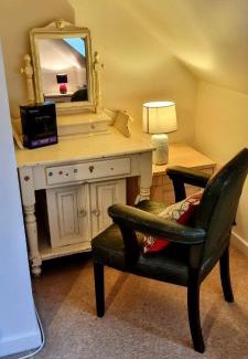 Stamford House | Your 4 Bedroom Townhouse - Superking Bed