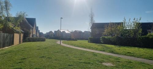 Stamford House | Your 4 Bedroom Townhouse - Superking Bed