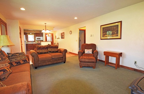 Grand Lake Cabin | Your all-season escape minutes from Grand Lake and the West Entrance of RMNP.