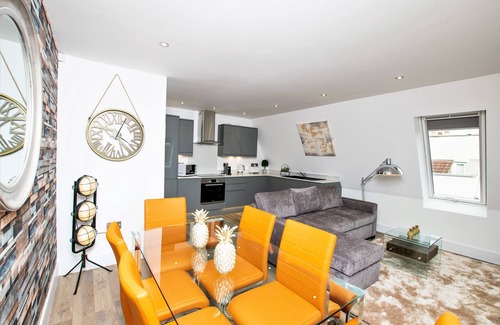 Bristol Villa | Your Apartment | Bristol Rowan Tree - No.7