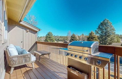 Flagstaff Condo | Your Cozy Flagstaff Retreat: Mountain Views, Family Comfort, and Adventure Await
