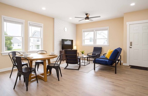 Nevada Street House | Your Downtown Sanctuary: A Stylish 3 Bedroom Home