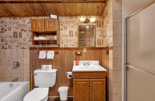 Yosemite National Park Cabin | Your Dream Log Cabin! Within Yosemite and Close to Adventure!