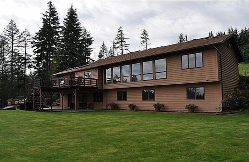 Hood River House | Your family will love staying here