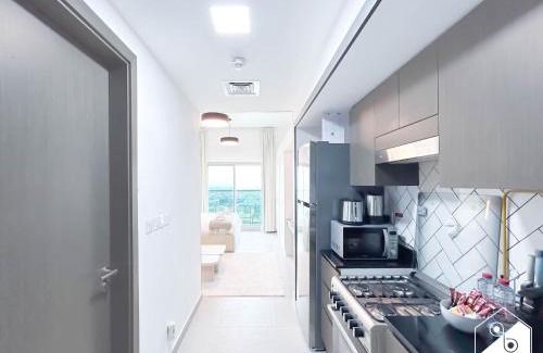 Al Barsha Apartment | Your Fav Studio Getaway l Pool, Gym & Parking!