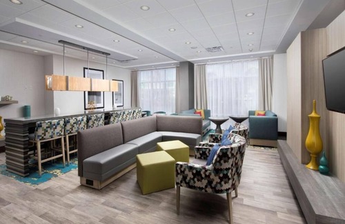 Seybold Hotel | Your Gateway to Miami's Heartbeat! 2 Relaxing Units, Free Breakfast, Pool!