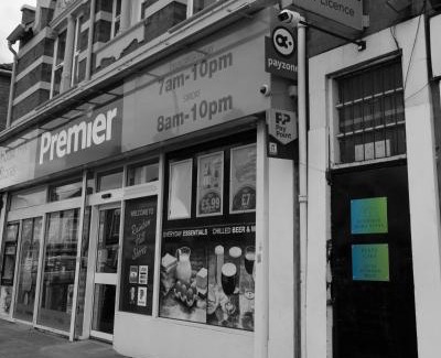 Spetchley Apartment | Your Group Base 3 Modern Flats Sleeps 4 to 12 Near Malvern