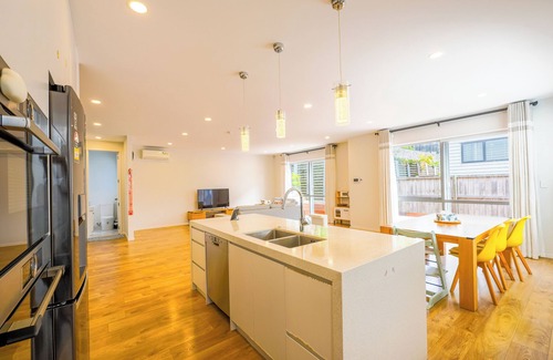 Long Bay House | Your Holiday Retreat in Long Bay