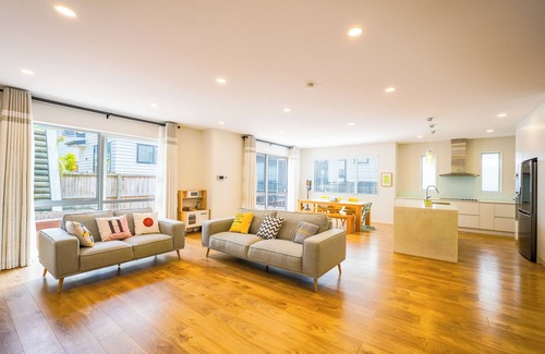 Long Bay House | Your Holiday Retreat in Long Bay