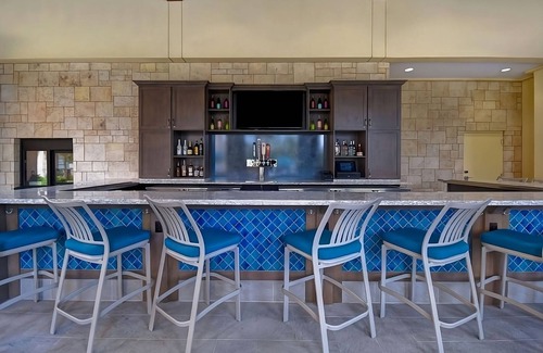 Florida Central Atlantic Coast Hotel | Your Home Away From Home! Full Kitchen, Swimming Pool, Pets Allowed!