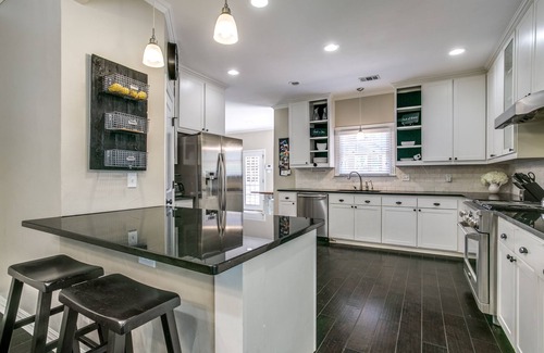 Historic Downtown Grapevine House | Your home away from home