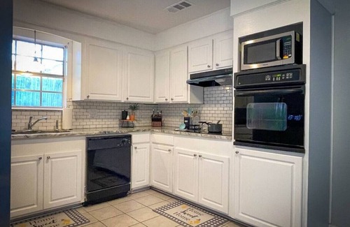 Clinton House | Your Home Away From Home In Clinton