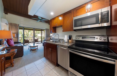 Princeville Hotel | Your Home Away from Home! 3 Relaxing Units, Full Kitchen, Swimming Pool!