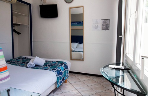 Six-Fours-les-Plages Hotel | Your Home Away from Home in Six Fours! Pet-friendly Property!