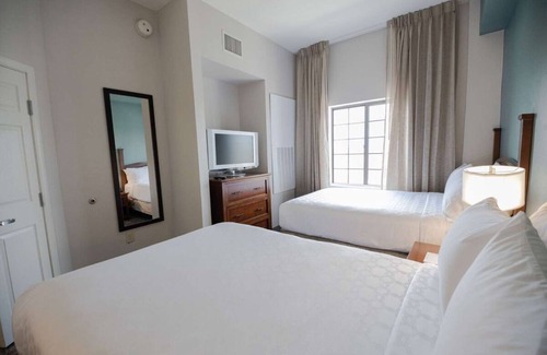 Highlands - Perkins Resort | Your Home in Baton Rouge! Comes with Free Breakfast & Parking! W/Pool Onsite!