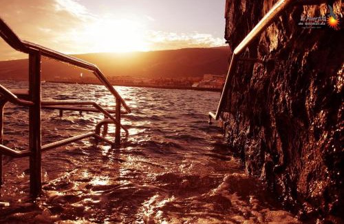 Puerto de Guimar Apartment | Your Home in Tenerife, Alojamiento ideal con wifi y parking en Güímar