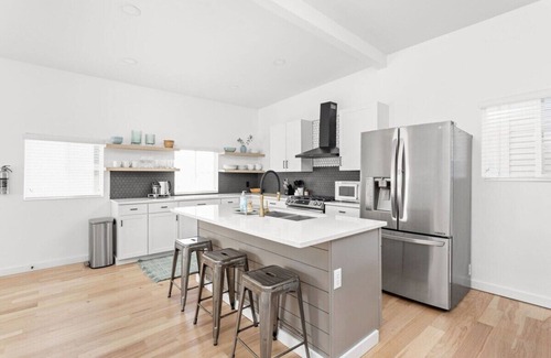 Indianapolis House | Your Indy HQ | Sleeps 7 | Furry Friends Welcome