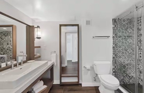 Rock Harbor Hotel | Your Key Largo Adventure Starts Here! 2 Great Units, Pets Allowed
