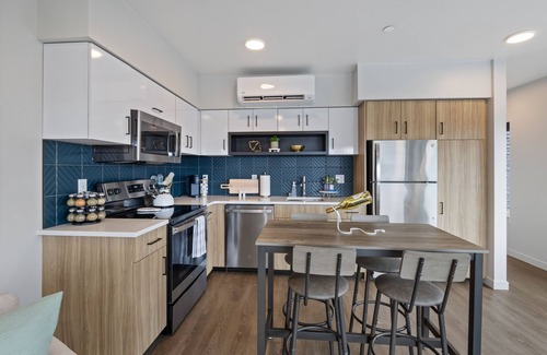 East Central Apartment | Your Luxury Retreat Awaits Free parking available