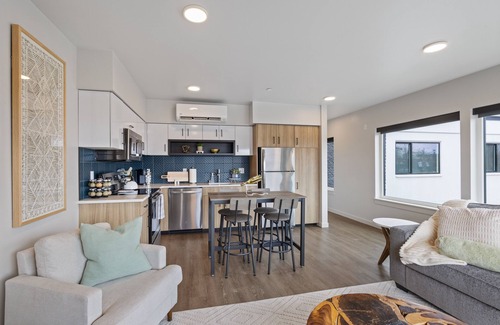 East Central Apartment | Your Luxury Retreat Awaits Free parking available