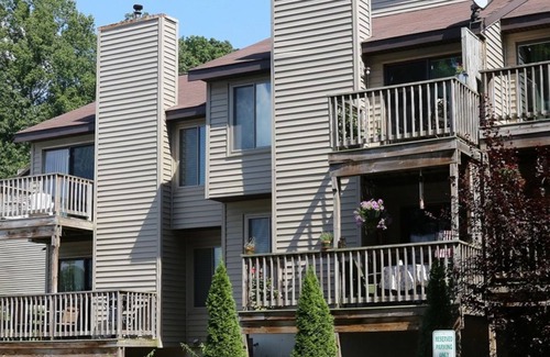 Cheat Lake House | Your Morgantown 2BR Retreat for Weekend Getaway