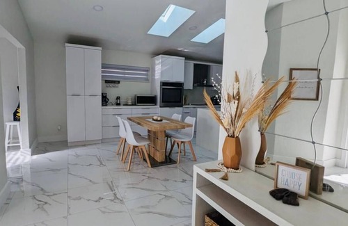 Hialeah House | Your own home in Hialeah!
