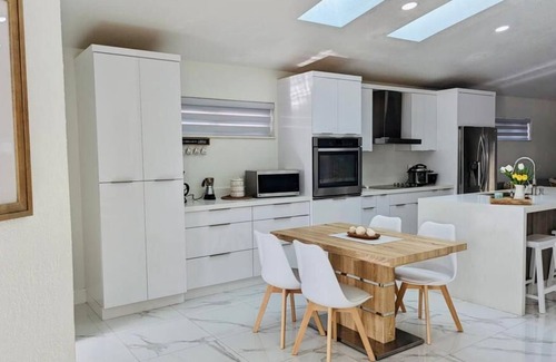 Hialeah House | Your own home in Hialeah!