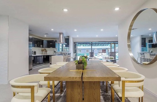 Studio City Villa | Your Own Private RESORT!🏝9BR/10BA Gated Compound✰ HUGE Pool, Gym, Yard, Parking