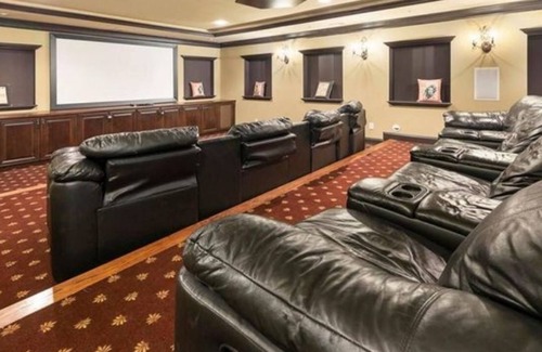 Gainesville Other | Your perfect home away from home with EVERYTHING for which one can ask.