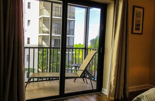 South Island Condo | Your Piece of Paradise! Super 2B/2B Beachfront Condo At Island Winds, Heated Pool, Tennis, WiFi