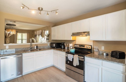 McKinney House | Your place Away From home