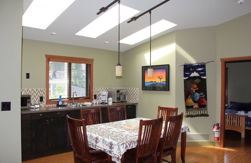 Central Okanagan Apartment | Your private pool & hot tub awaits/Perfect getaway for families & friendsnnnnn