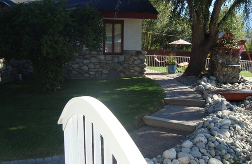 East Kootenay Apartment | * Ypcfitness & Accomodations *