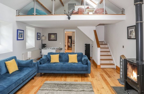 Garn Fadryn Cottage | YSGOLDY, pet friendly, character holiday cottage in Sarn Meyllteyrn