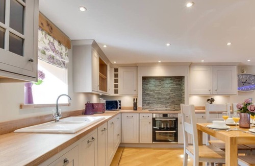 Llanycil House | Ysgubor Llew Coch in the beautiful Bala