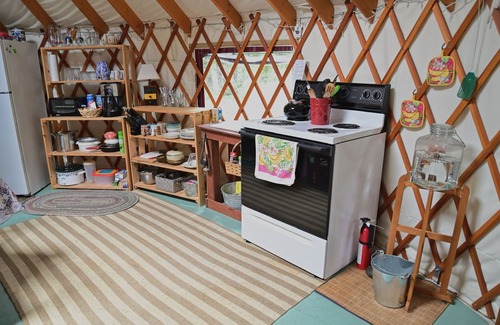 Cody Cabin | Yurt Next to Clarks Fork of the Yellowstone River, 30 Minutes from Yellowstone