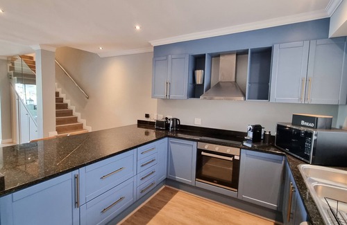 Cape Winelands House | Pearl Valley Golf Lodge - loadshedding free