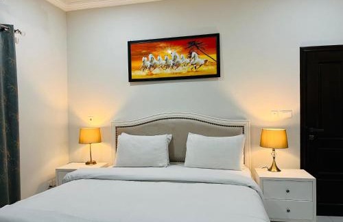 E-11 Sector Bed & Breakfast | Zainab Lodges