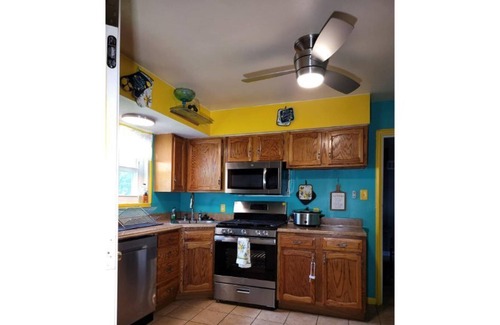 Ferguson House | Zaire's Palace 3 bedroom family friendly home!