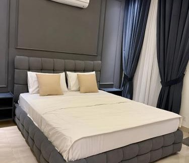 Lahore Apartment | Zameen Aurum Prestige Luxurious Family Apartments Gulberg Lahore