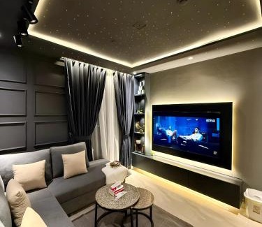 Lahore Apartment | Zameen Aurum Prestige Luxurious Family Apartments Gulberg Lahore