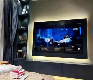 Lahore Apartment | Zameen Aurum Prestige Luxurious Family Apartments Gulberg Lahore