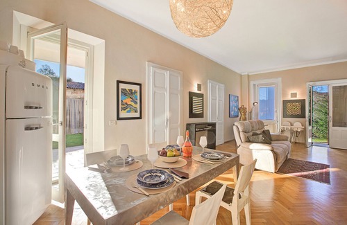 Solcio Apartment | Zara Apartment in Villa Jejia, Lesa, Italy