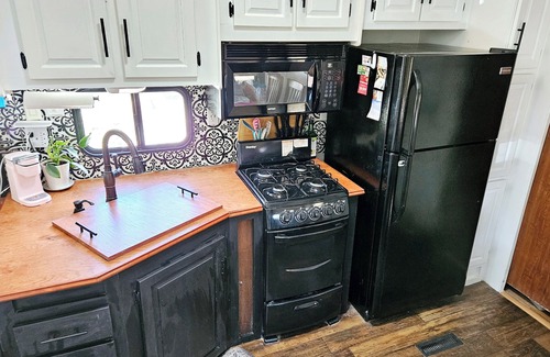 Estero House | Zara Camper on a Horse farm 25min to Beach!