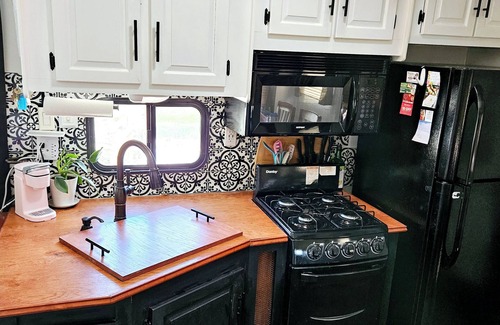 Estero House | Zara Camper on a Horse farm 25min to Beach!