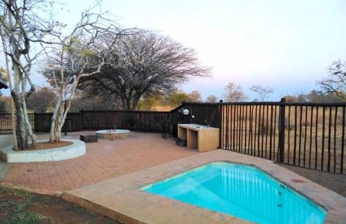 Leeupoort Villa | Zebula Golf and Wildlife Estate - Njala Crossing Pax 13 - Moi Signature Luxury villa
