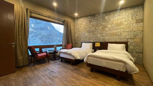 Hunza Hotel | Zen By The Lake