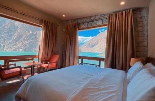 Hunza Hotel | Zen By The Lake