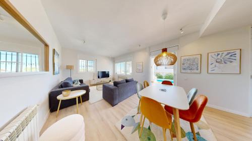 Costa Dorada Villa | Zen del Mar